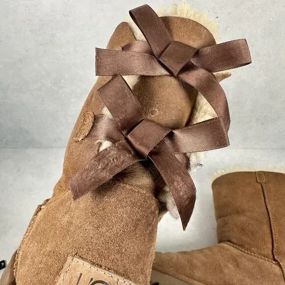 UGG Bailey Bow Boots Short Womens Size 8 Chestnut Suede Sheepskin Lined Bow Back - Picture 9 of 14